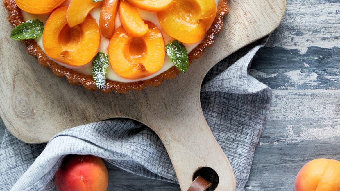Tarte aux pêches sucrée et légère : un délice estival à ne pas manquer